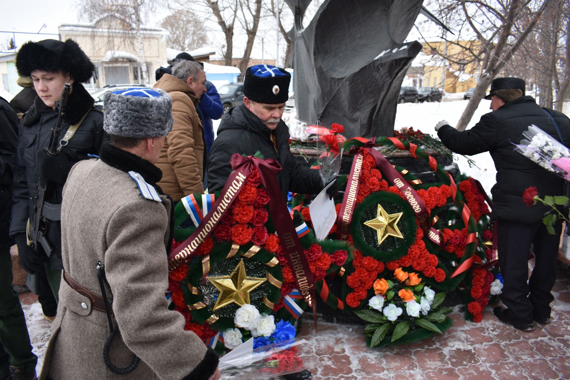 В Чистополе почтили память погибших солдат в Афганистане (фоторепортаж)