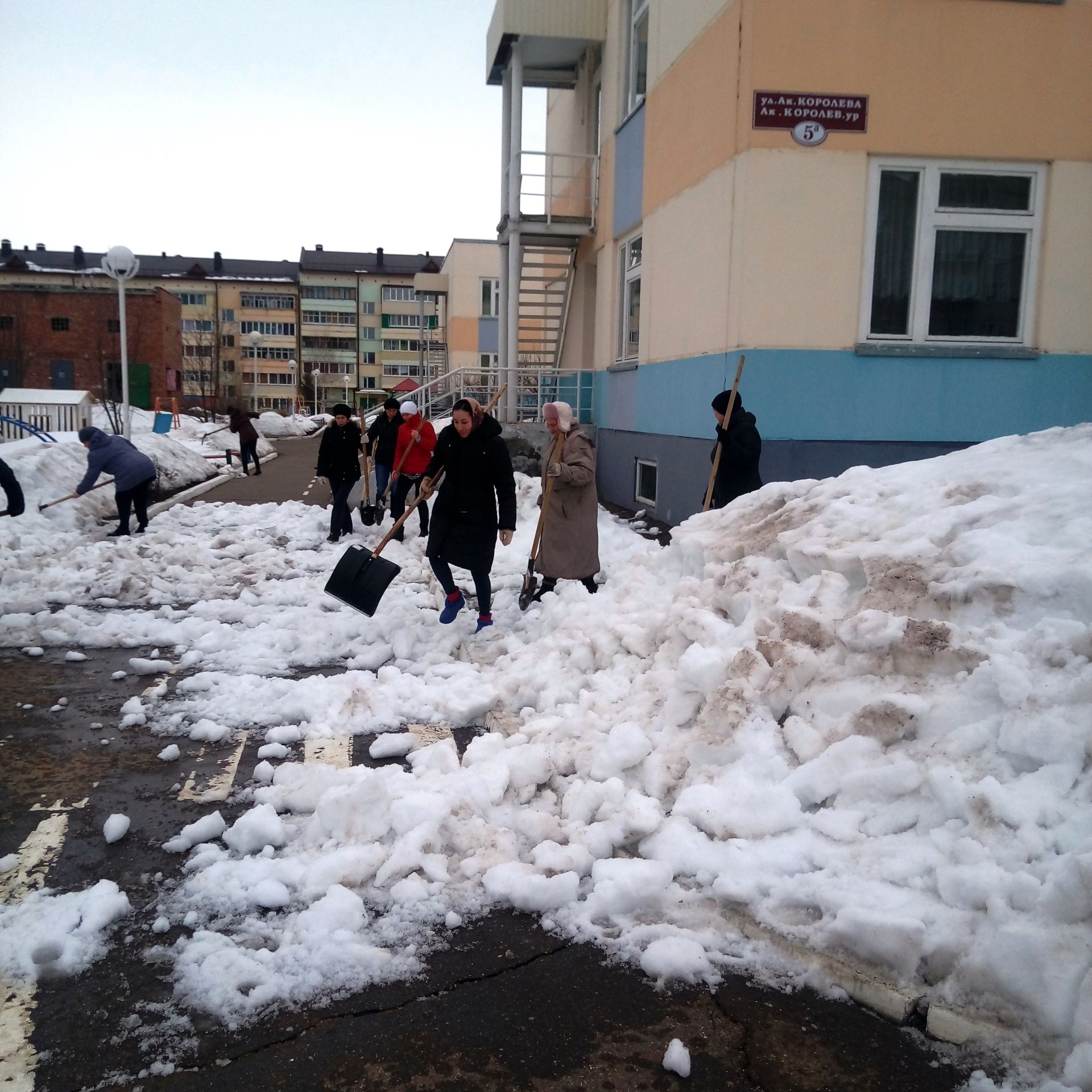 В Чистополе стартовал двухмесячник по санитарной очистке (фоторепортаж)