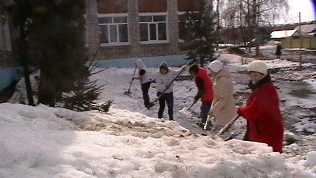 В Чистополе стартовал двухмесячник по санитарной очистке (фоторепортаж)