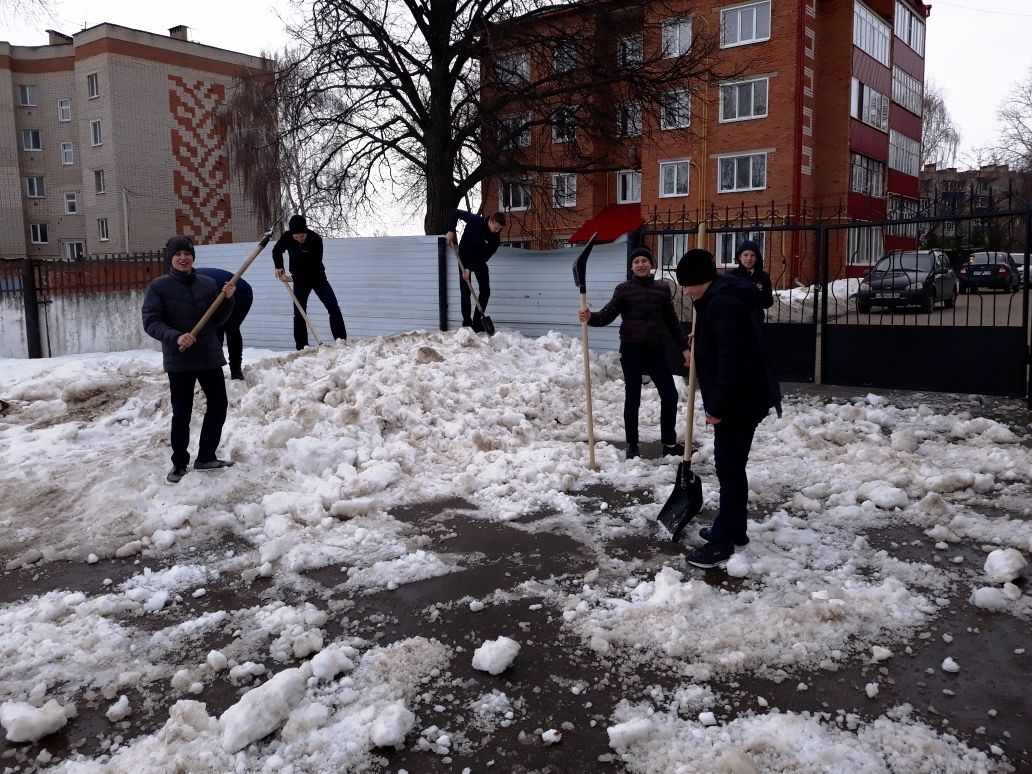 В Чистополе стартовал двухмесячник по санитарной очистке (фоторепортаж)