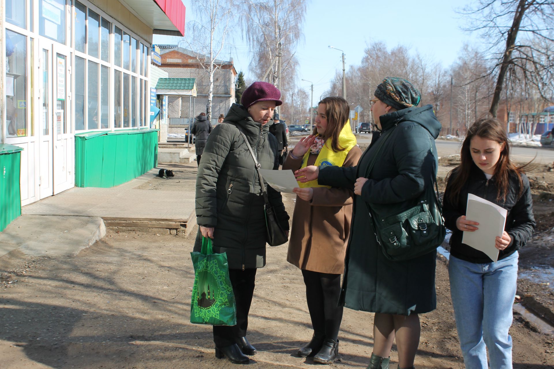 «Осторожно – мошенники!»: в Чистополе проводилась профилактическая акция