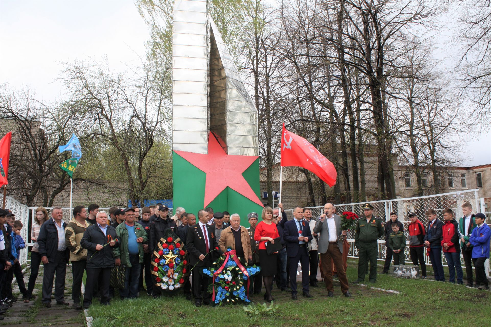 Чистопольцы почтили память погибших земляков (ФОТОРЕПОРТАЖ)