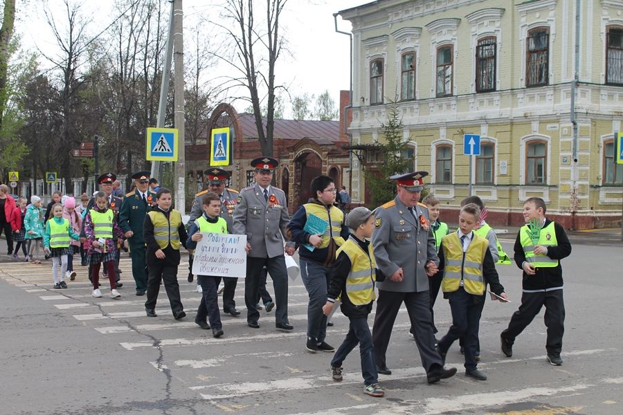 Безопасный переход проезжей части: уроки от ветеранов чистопольской полиции