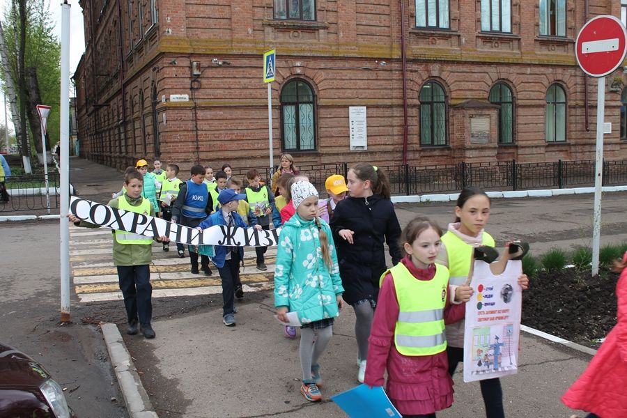 Безопасный переход проезжей части: уроки от ветеранов чистопольской полиции