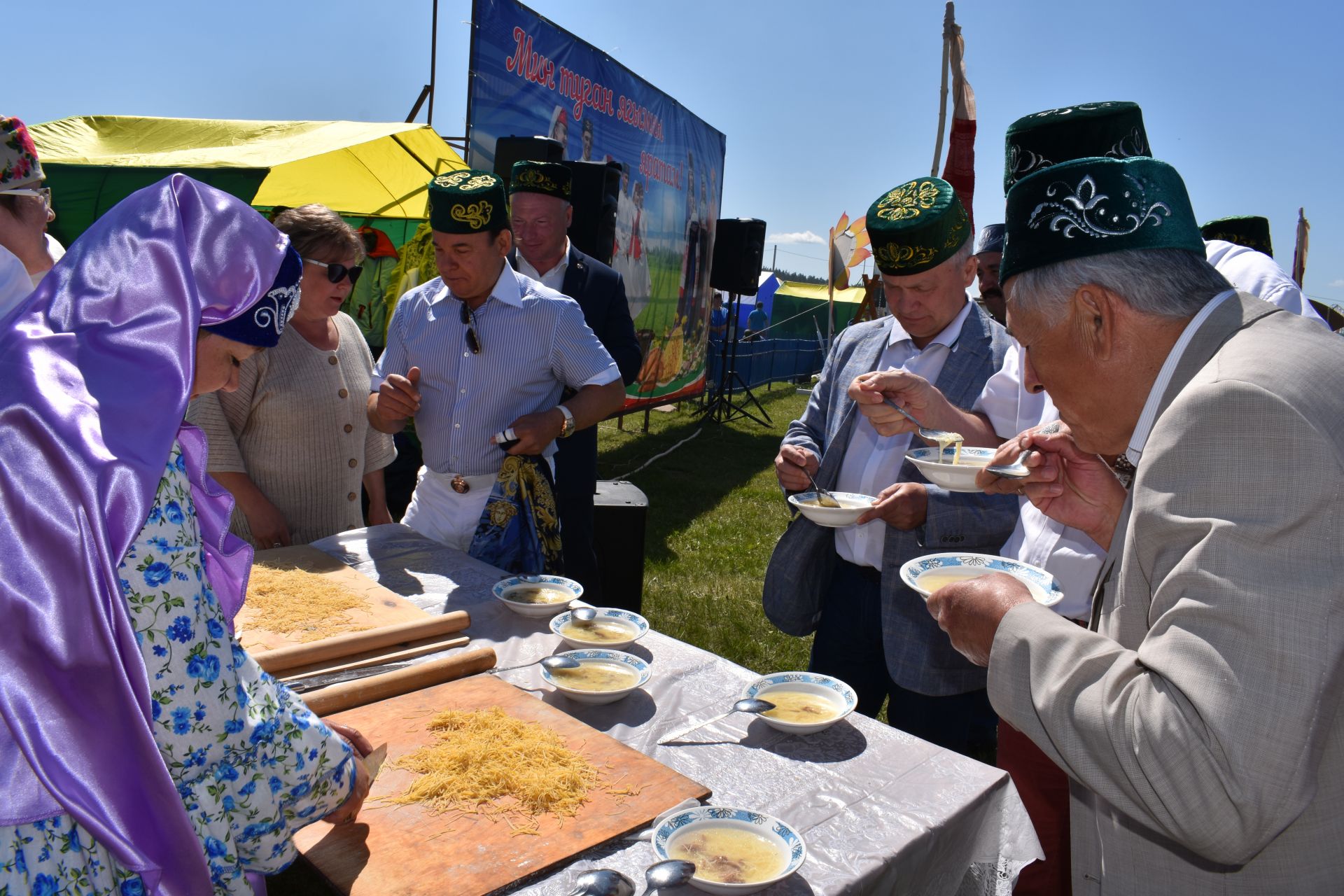 На Чистопольской земле искрометный праздник Сабантуй!