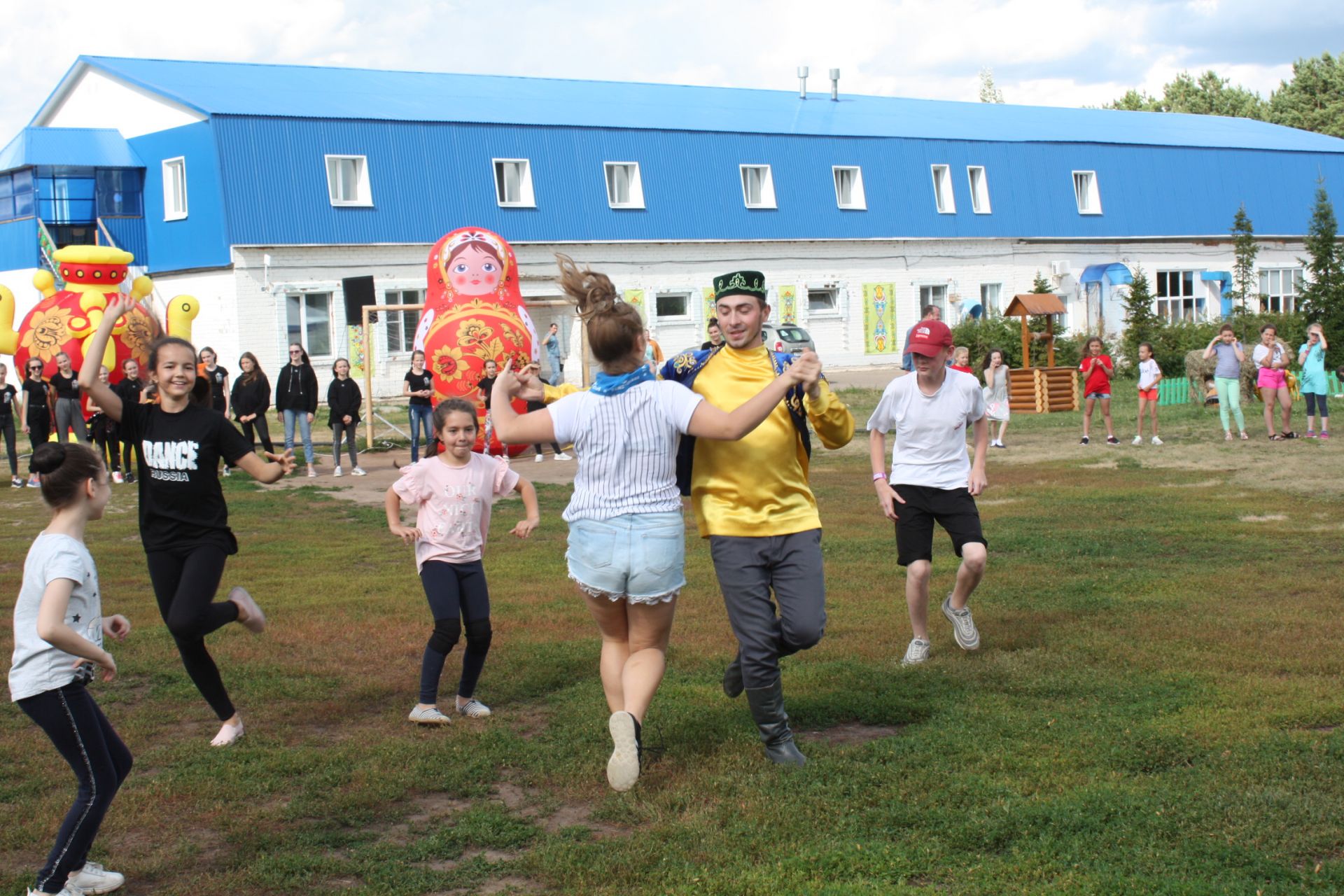 Сабантуй по-чистопольки: жители «Танцевальной деревни» побывали на народном празднике (ФОТОРЕПОРТАЖ)