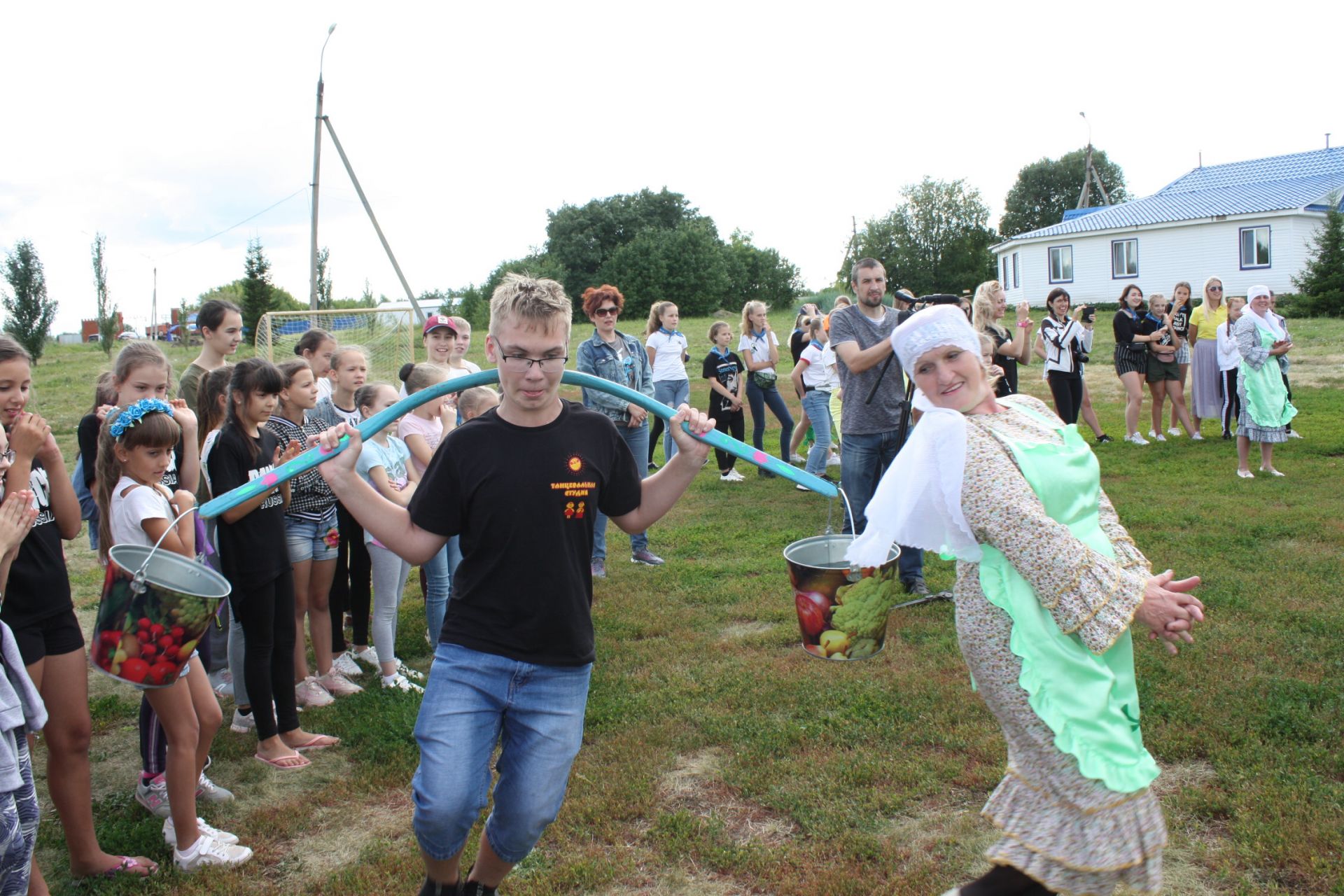 Сабантуй по-чистопольки: жители «Танцевальной деревни» побывали на народном празднике (ФОТОРЕПОРТАЖ)