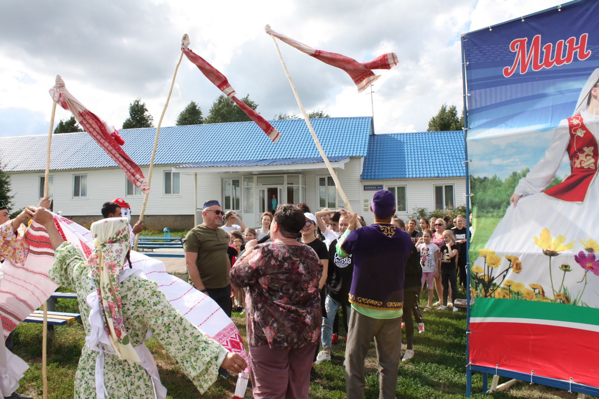 Сабантуй по-чистопольки: жители «Танцевальной деревни» побывали на народном празднике (ФОТОРЕПОРТАЖ)