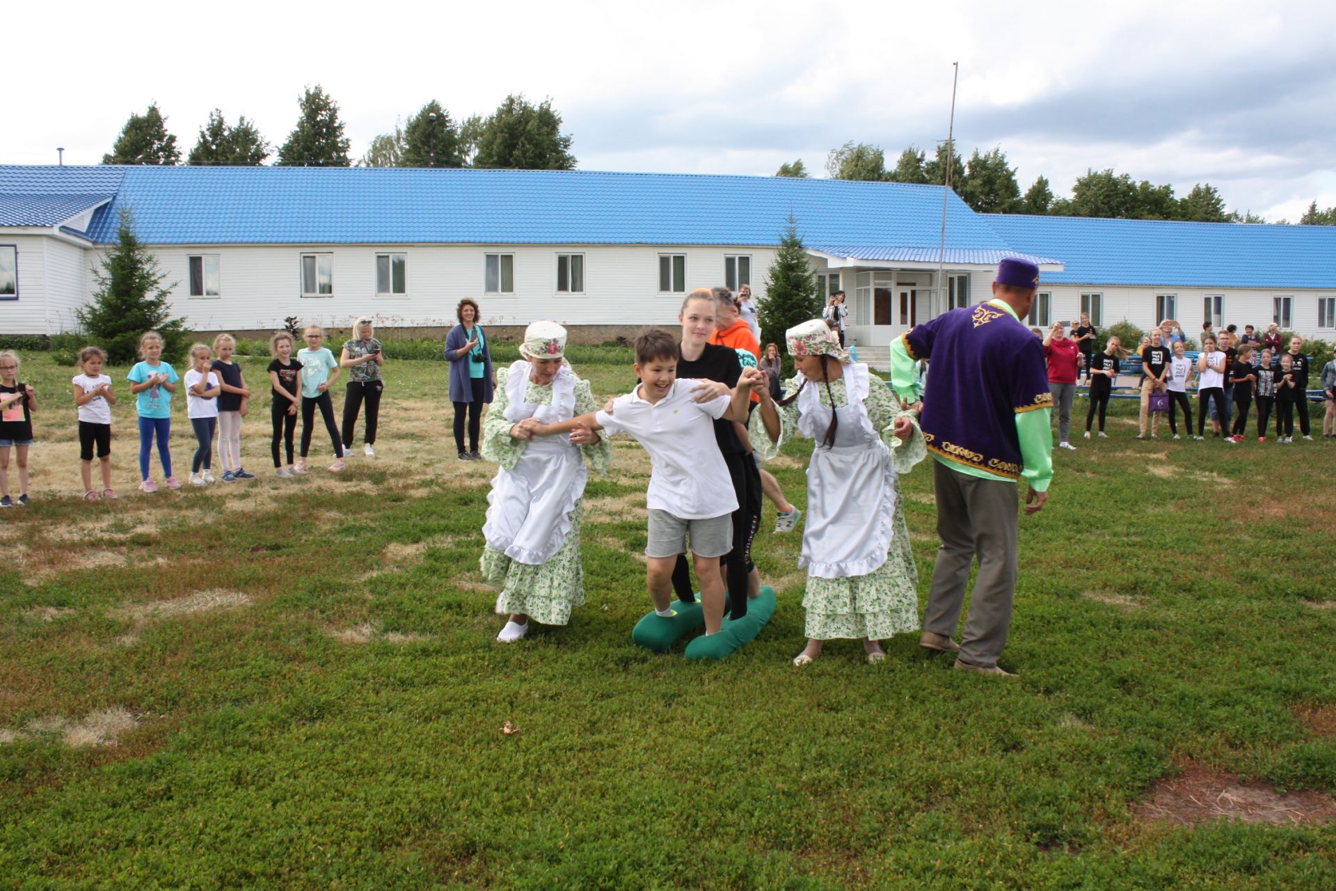 Сабантуй по-чистопольки: жители «Танцевальной деревни» побывали на народном празднике (ФОТОРЕПОРТАЖ)