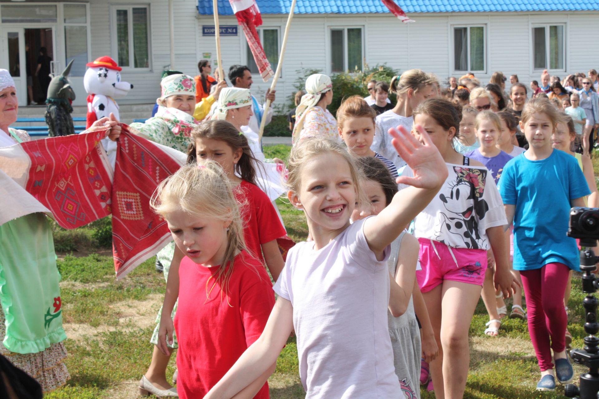 Сабантуй по-чистопольки: жители «Танцевальной деревни» побывали на народном празднике (ФОТОРЕПОРТАЖ)