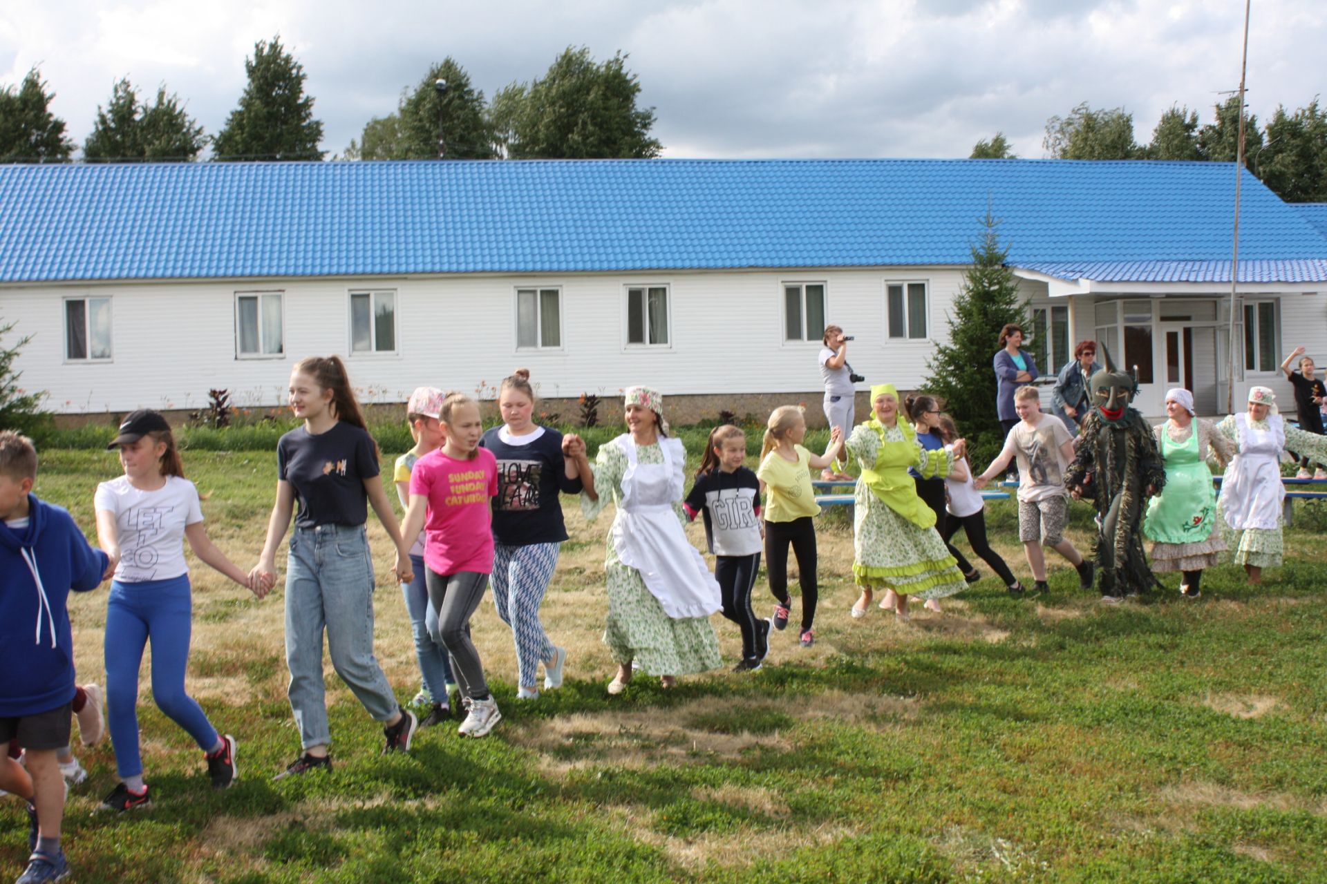 Сабантуй по-чистопольки: жители «Танцевальной деревни» побывали на народном празднике (ФОТОРЕПОРТАЖ)