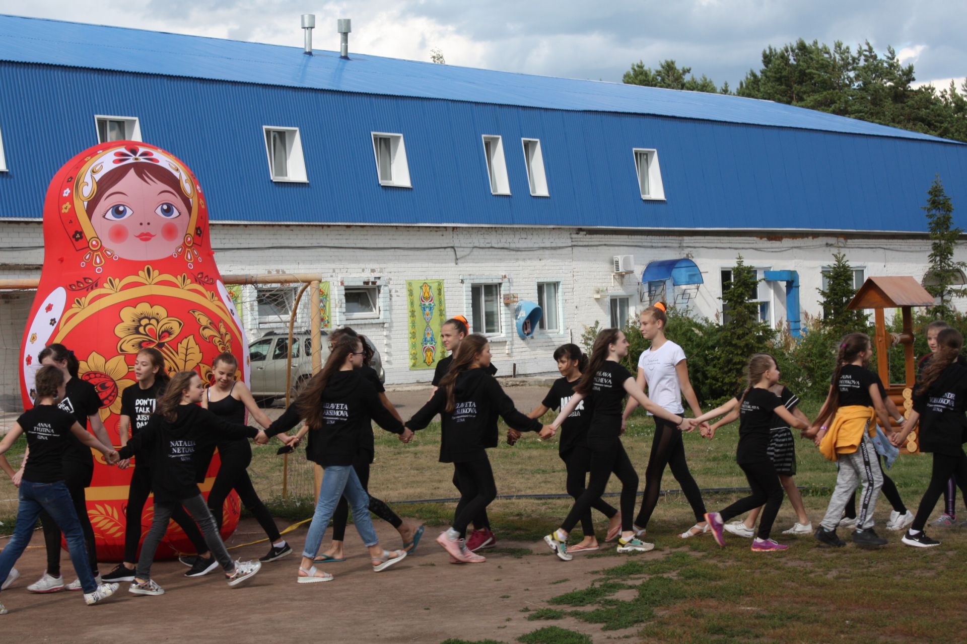 Сабантуй по-чистопольки: жители «Танцевальной деревни» побывали на народном празднике (ФОТОРЕПОРТАЖ)