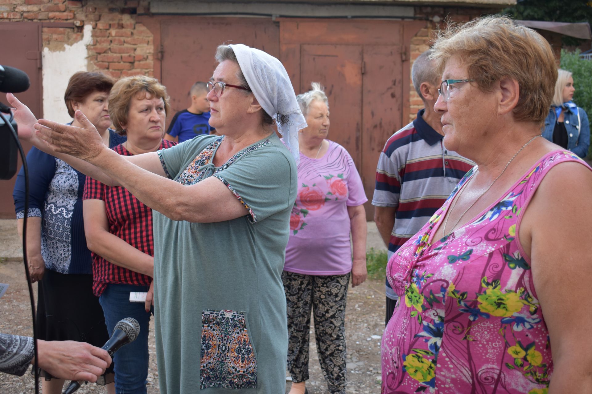 В Чистополе в рамках проекта «Наш двор» провели встречи с жильцами многоквартирных домов