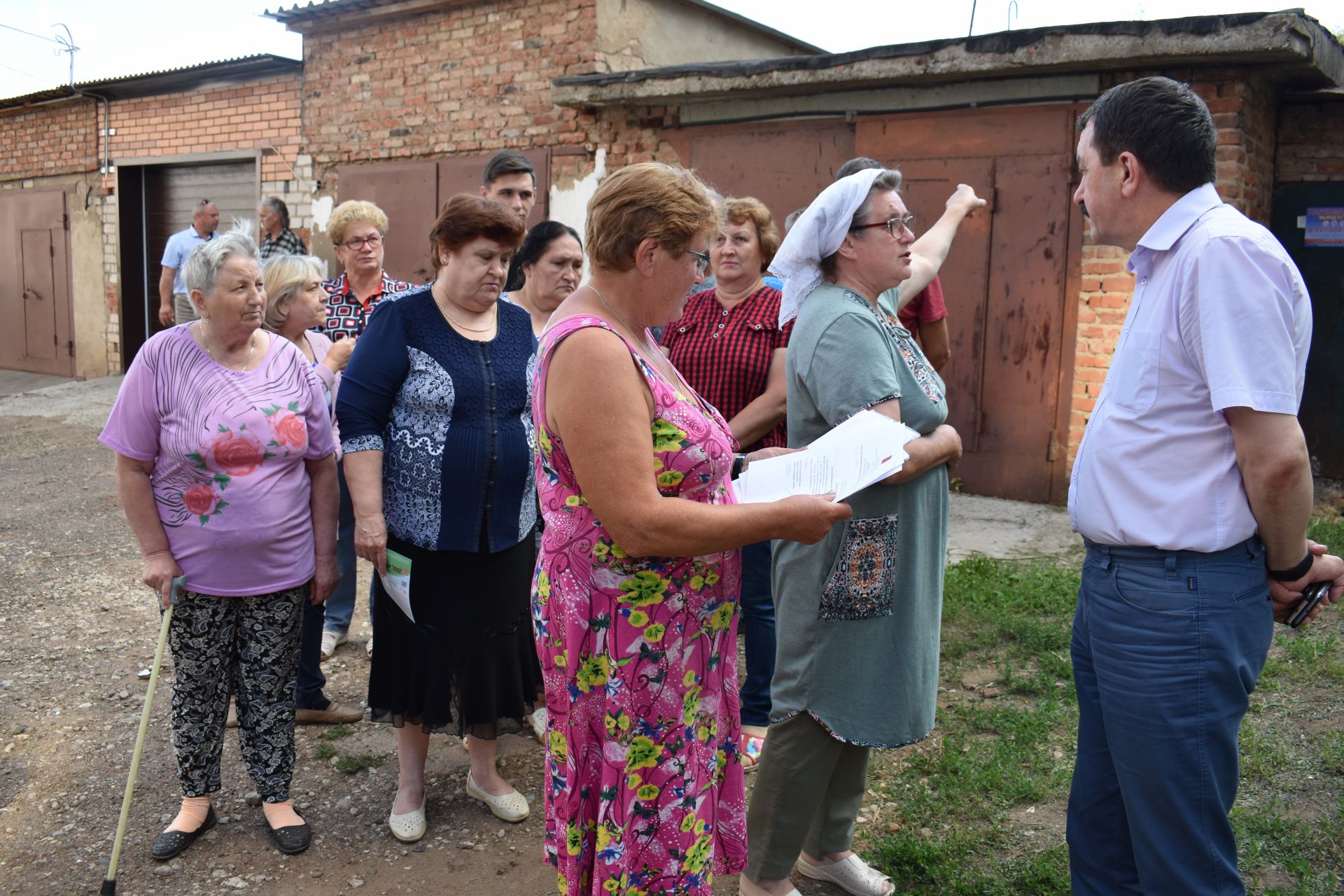 В Чистополе в рамках проекта «Наш двор» провели встречи с жильцами многоквартирных домов