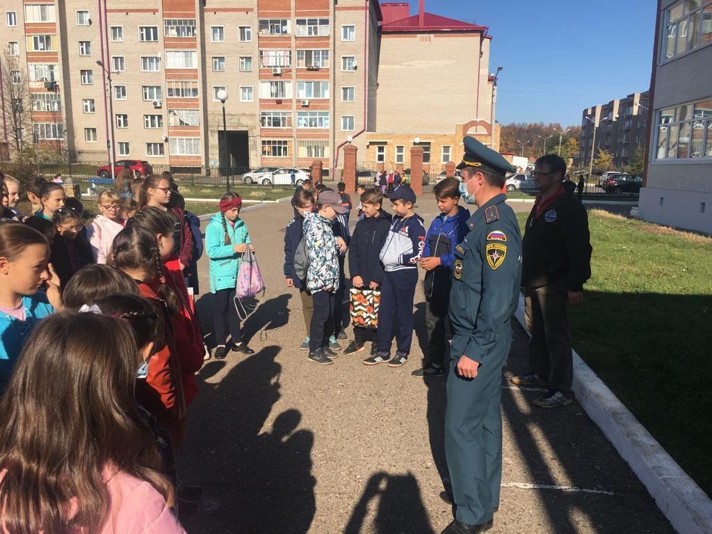 В одну из чистопольских школ приехали службы МЧС