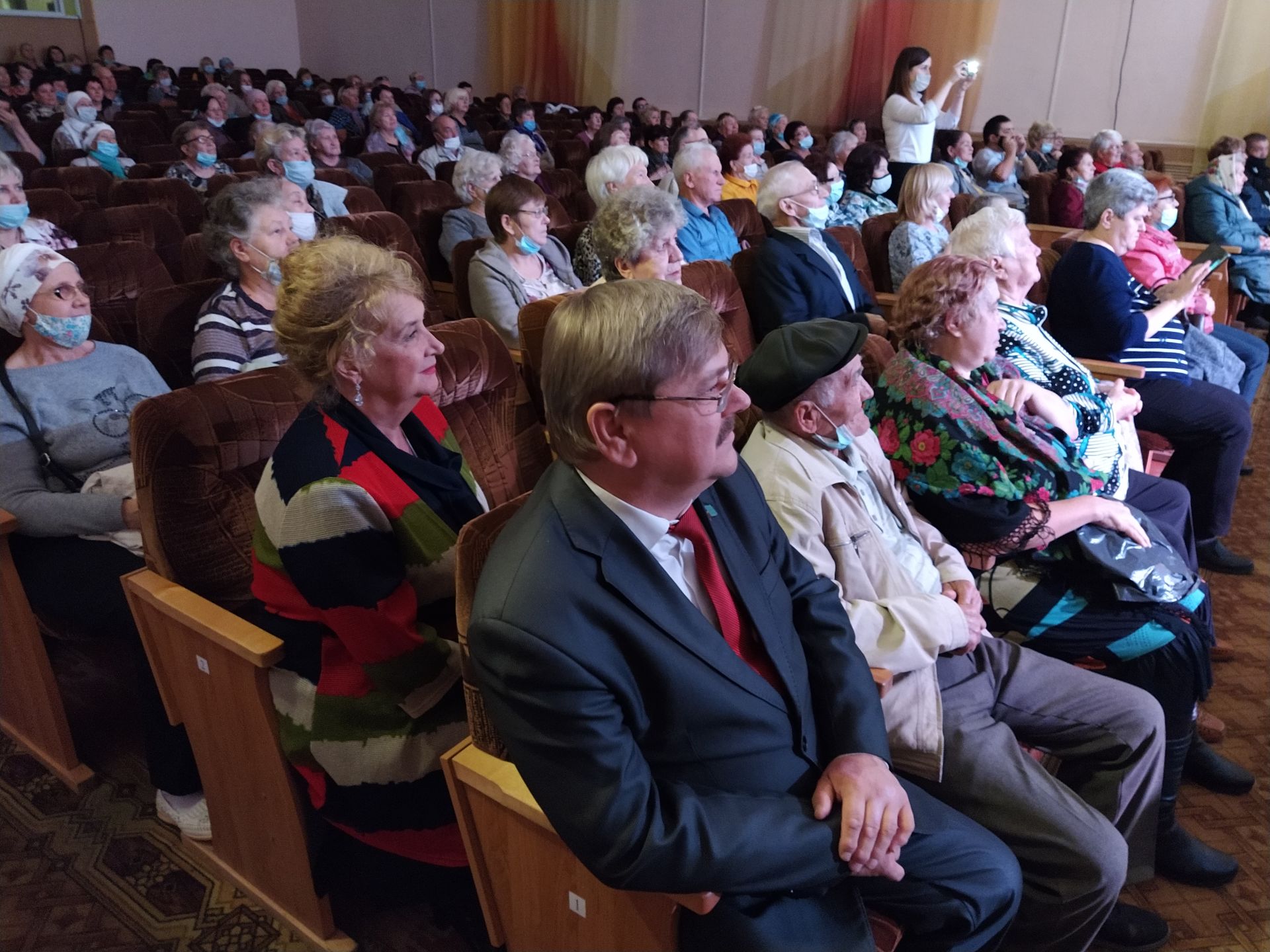 Чистопольские пенсионеры празднуют День добра и уважения (Фоторепортаж)