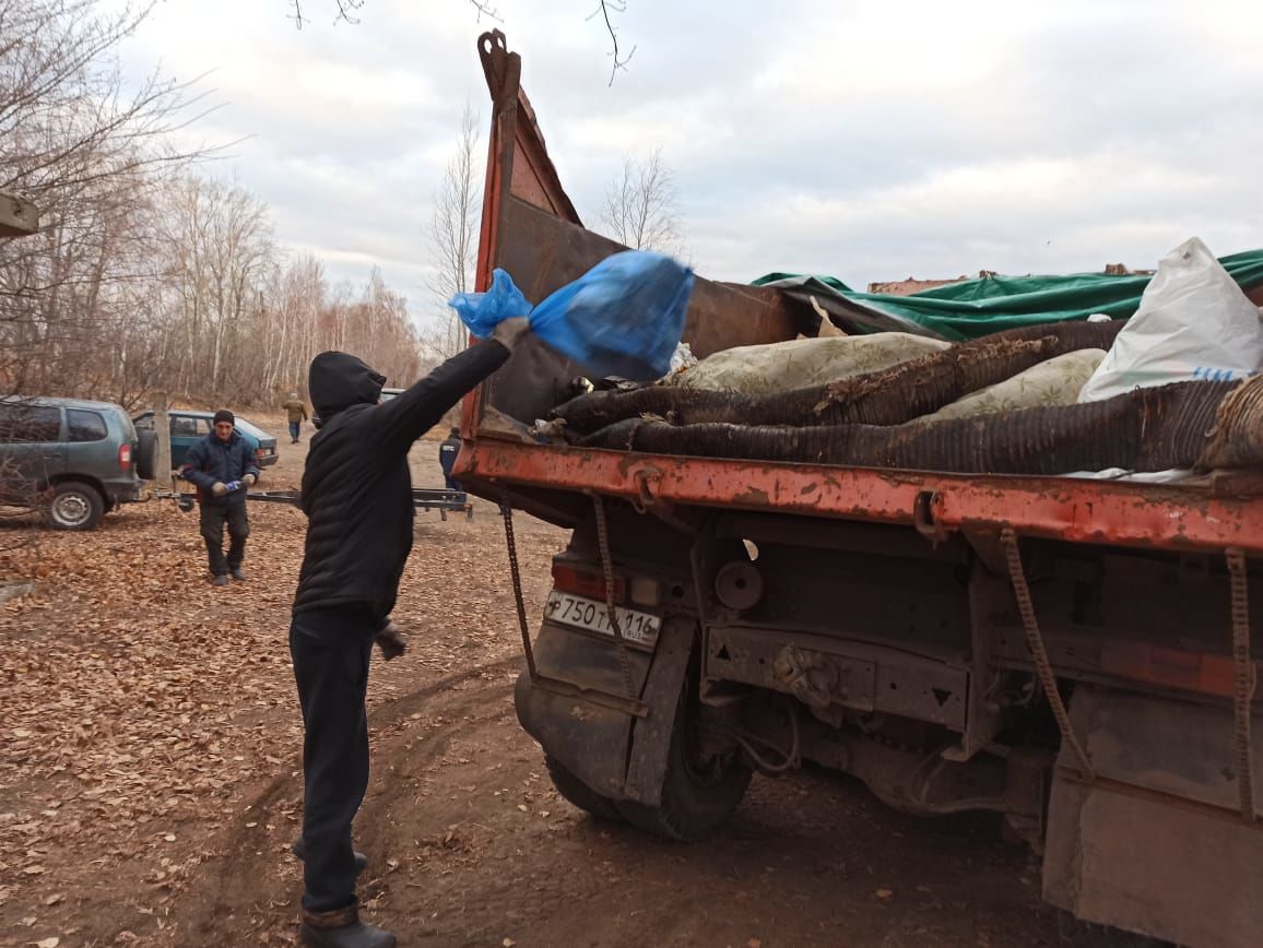 Полсотни чистопольцев вышли на очистку водоохранных зон