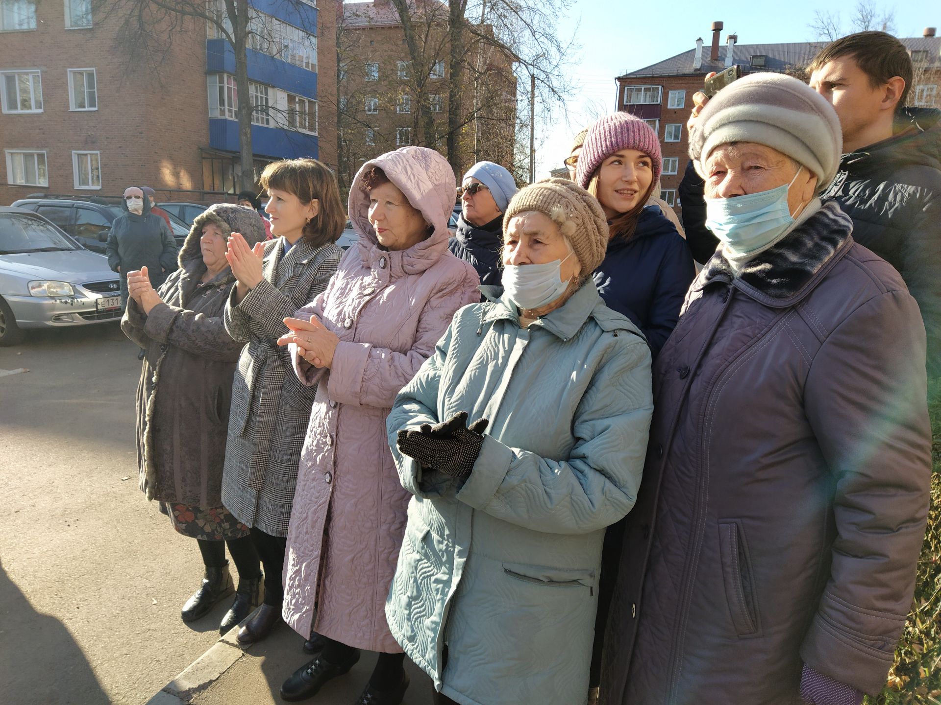 В 100-летний юбилей для труженицы тыла из Чистополя организовали концерт около дома