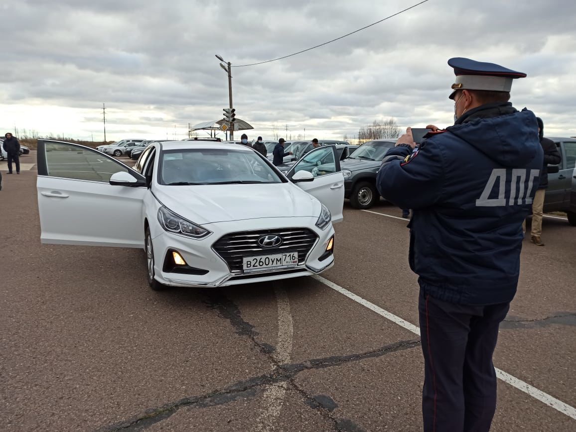 В Чистополе состоялся массовый осмотр служебных автомобилей администрации