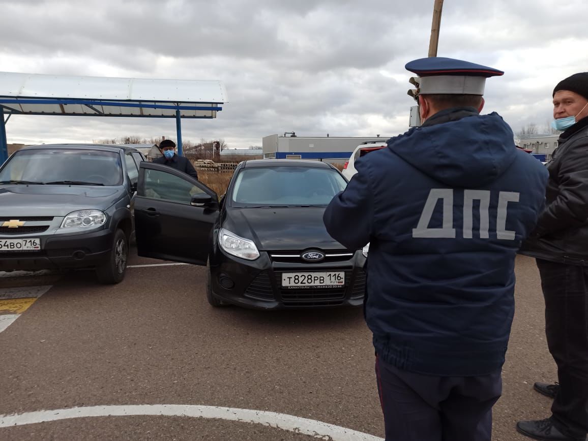 В Чистополе состоялся массовый осмотр служебных автомобилей администрации