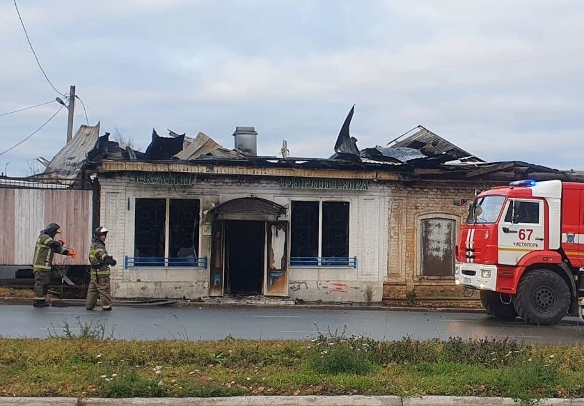 Стали известны подробности пожара в магазине тканей в Чистополе