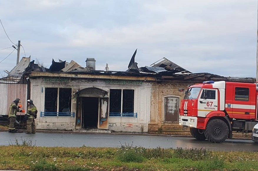 Стали известны подробности пожара в магазине тканей в Чистополе