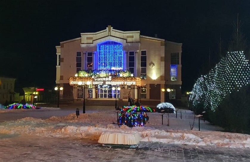 Чистополь продолжают украшать к Новому году (ФОТО)