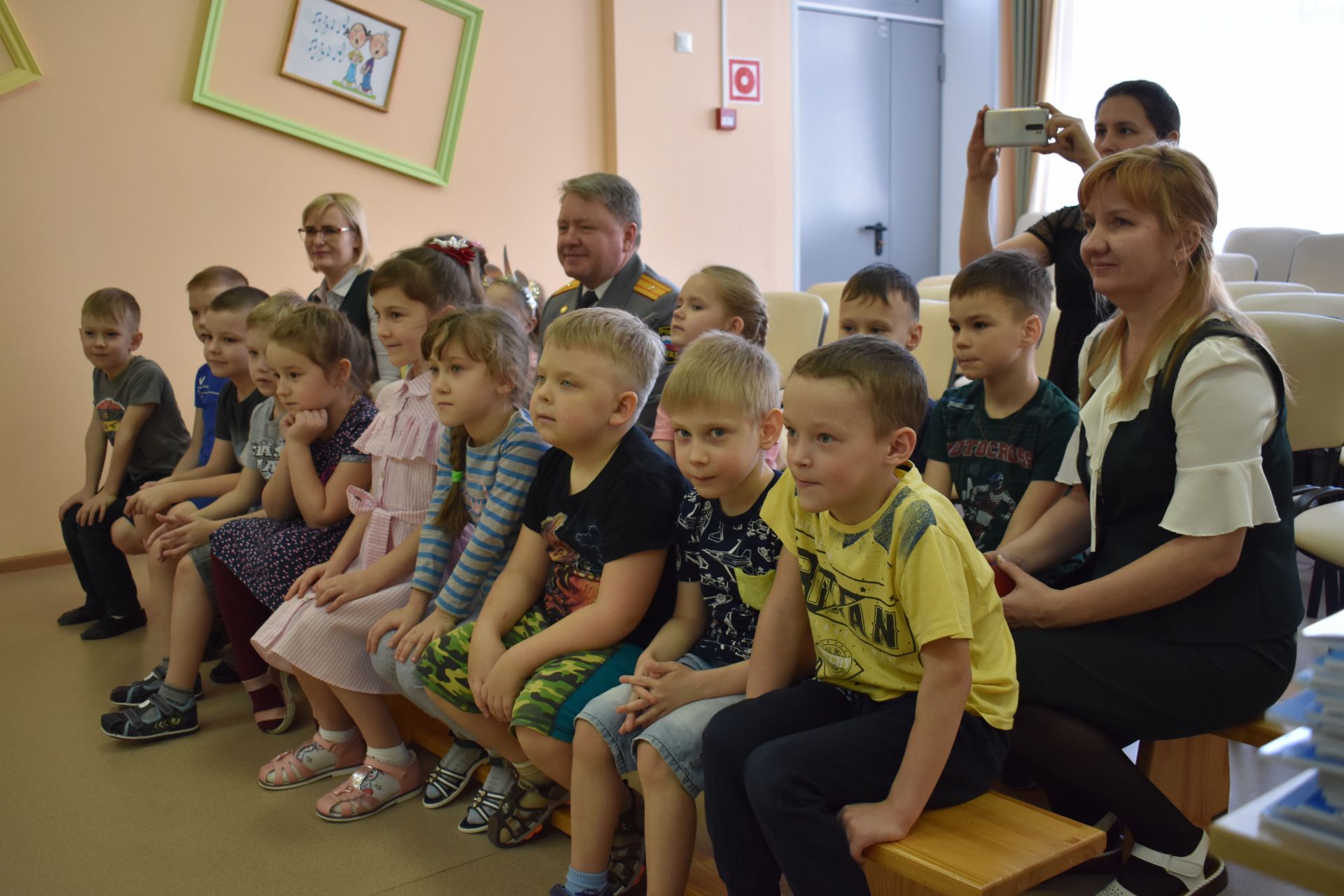 В гости к чистопольским дошколятам пришли сотрудники ГИБДД