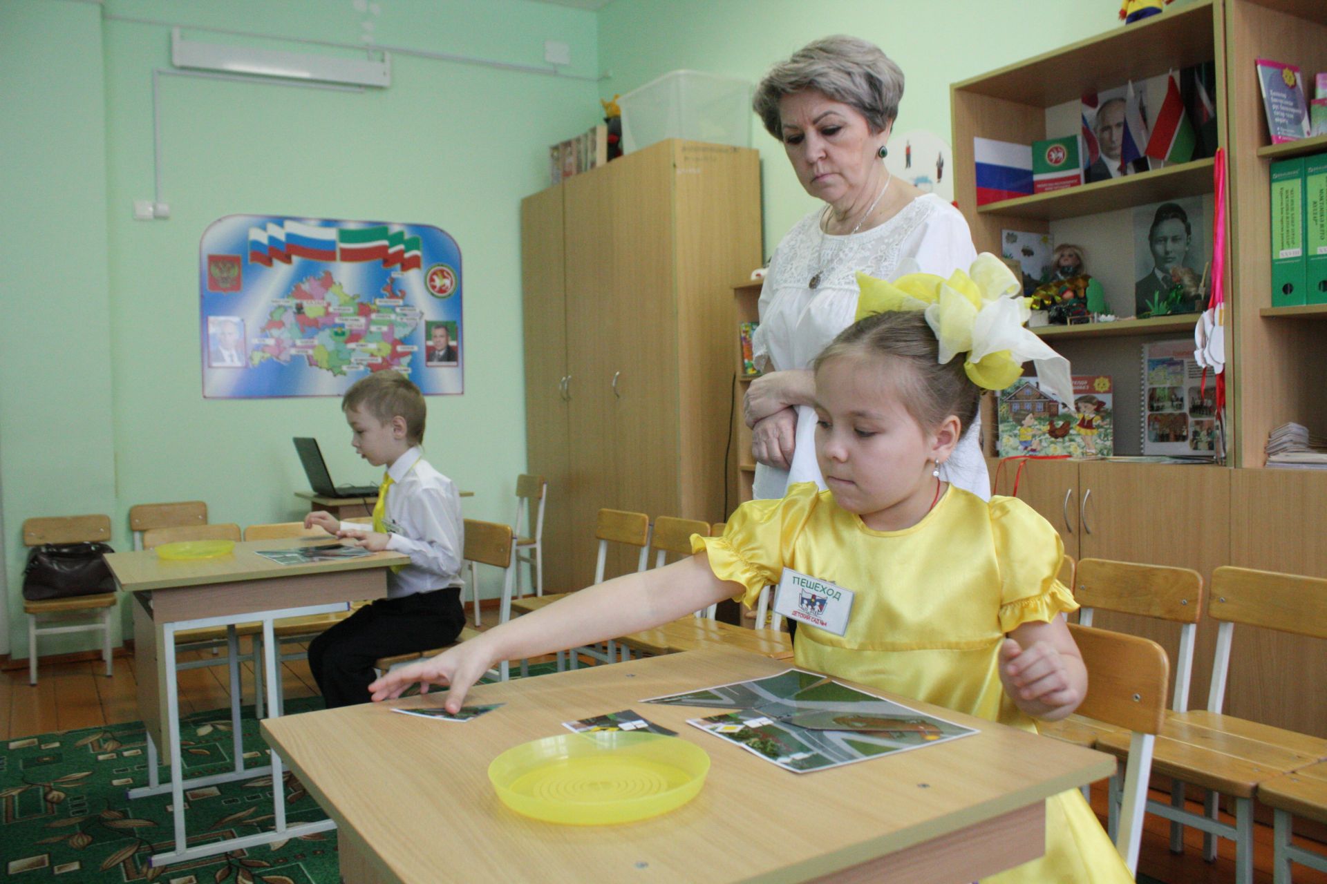 Чистопольские дошкольники сдавали экзамен на знание дорожных правил  (фоторепортаж)