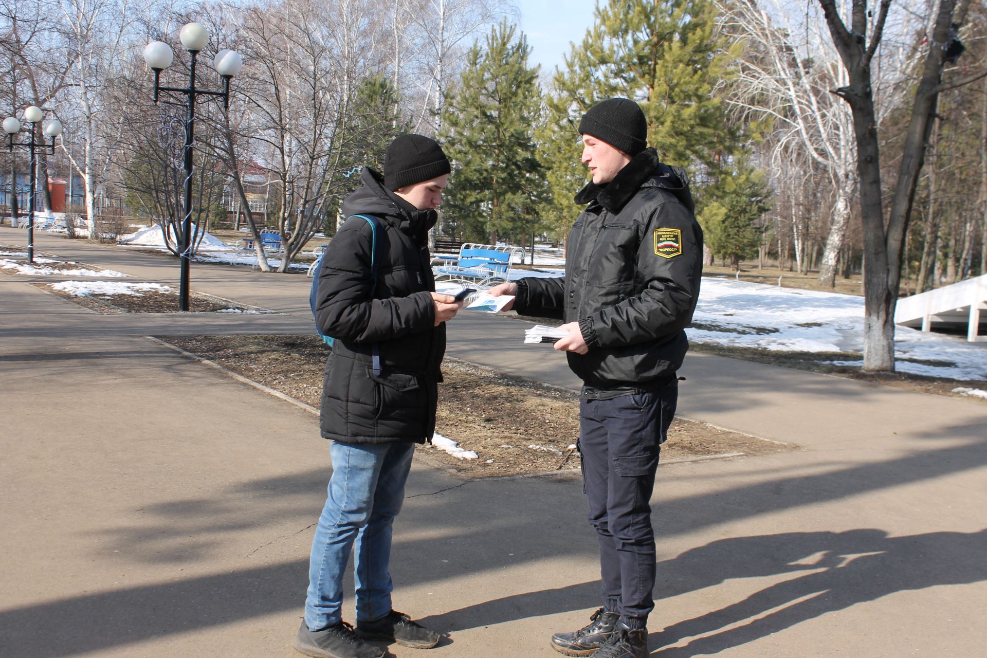 Форпостовцы выступают против наркотиков: акция в чистопольском парке