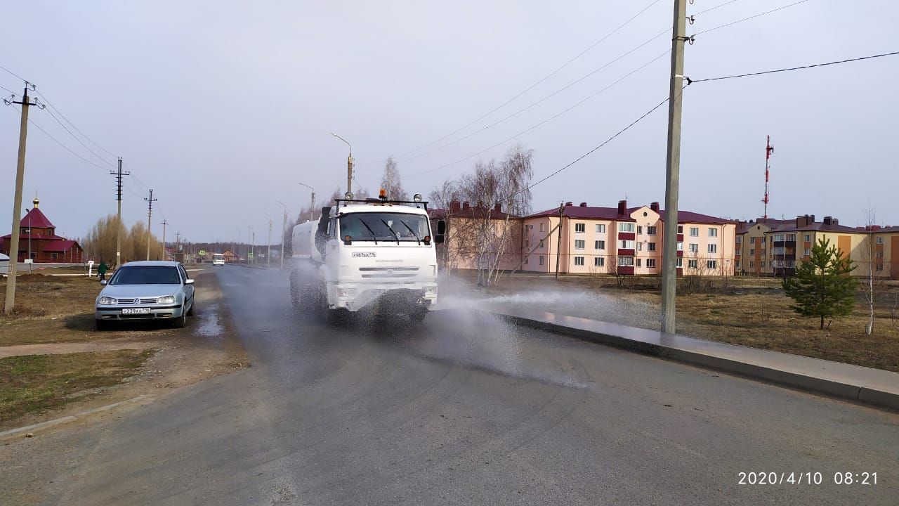 В Чистополе дезинфицируют остановки и контейнерные площадки