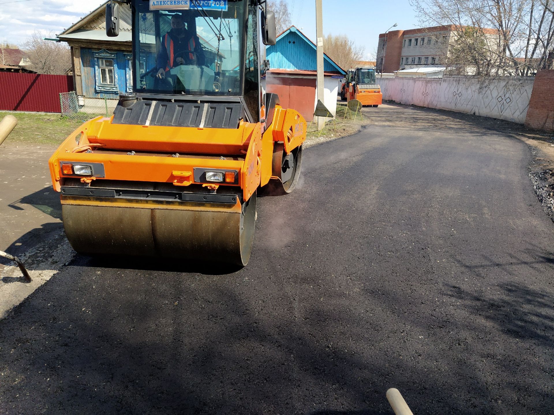 В Чистополе началось асфальтирование улиц