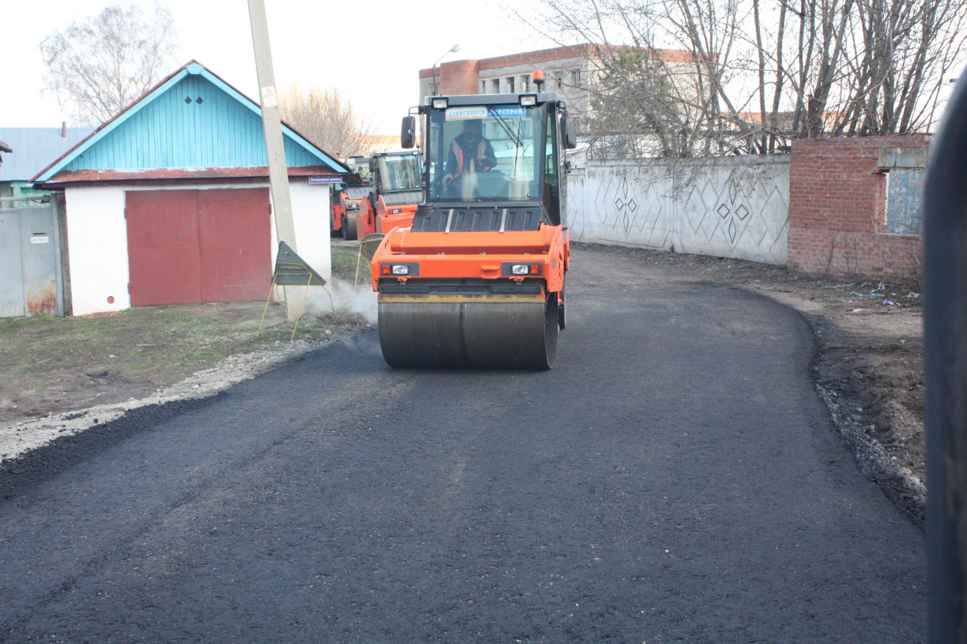 В Чистополе началось асфальтирование улиц