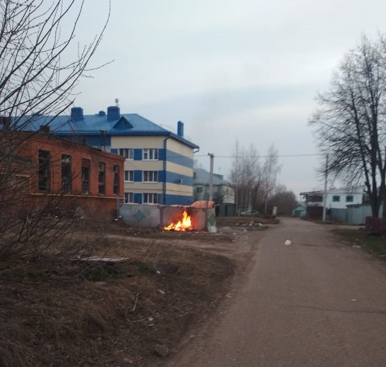 В Чистополе с началом весны участились случаи загорания сухой травы и сжигания мусора