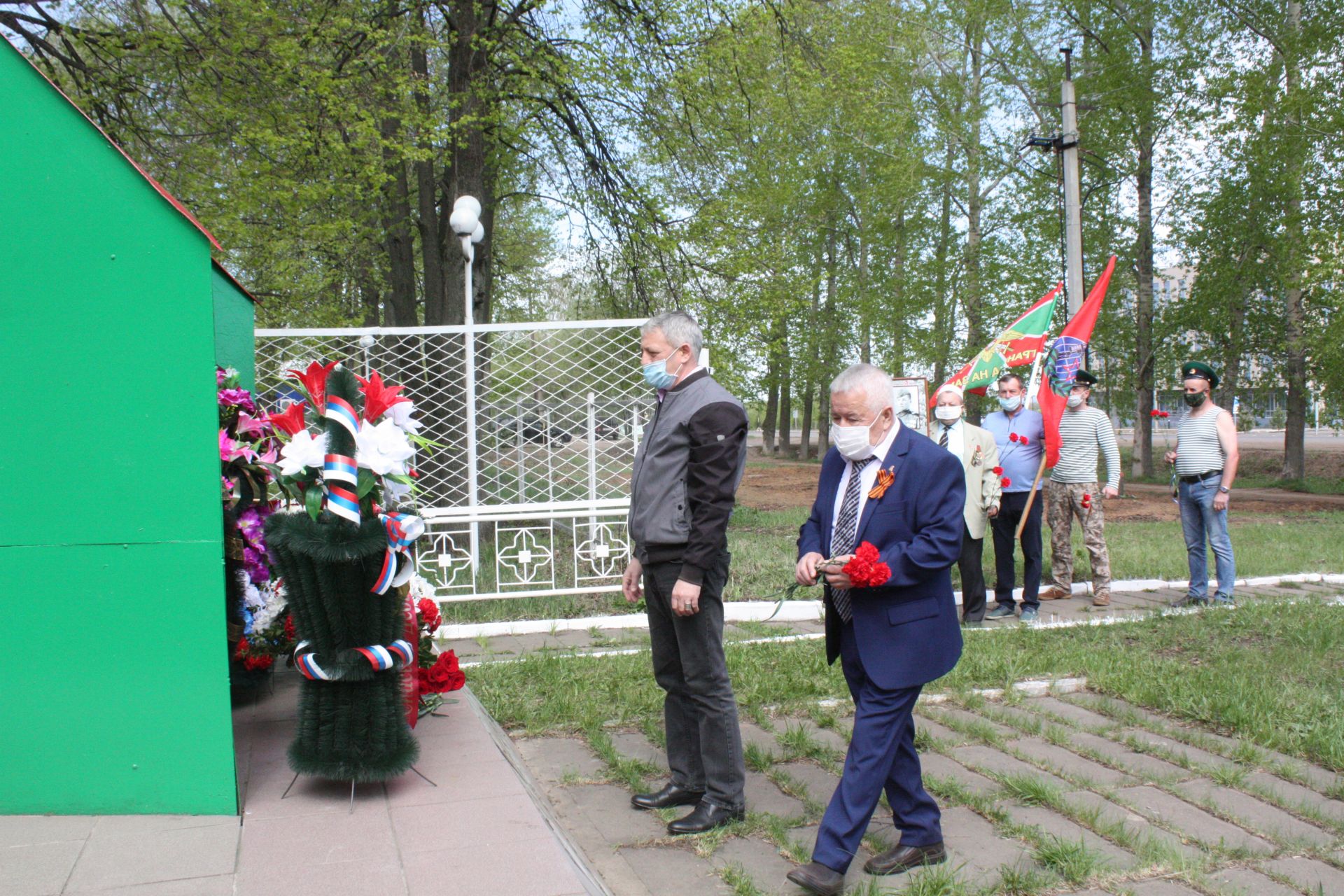 Чистопольцы в память о погибших земляках возложили цветы к обелиску