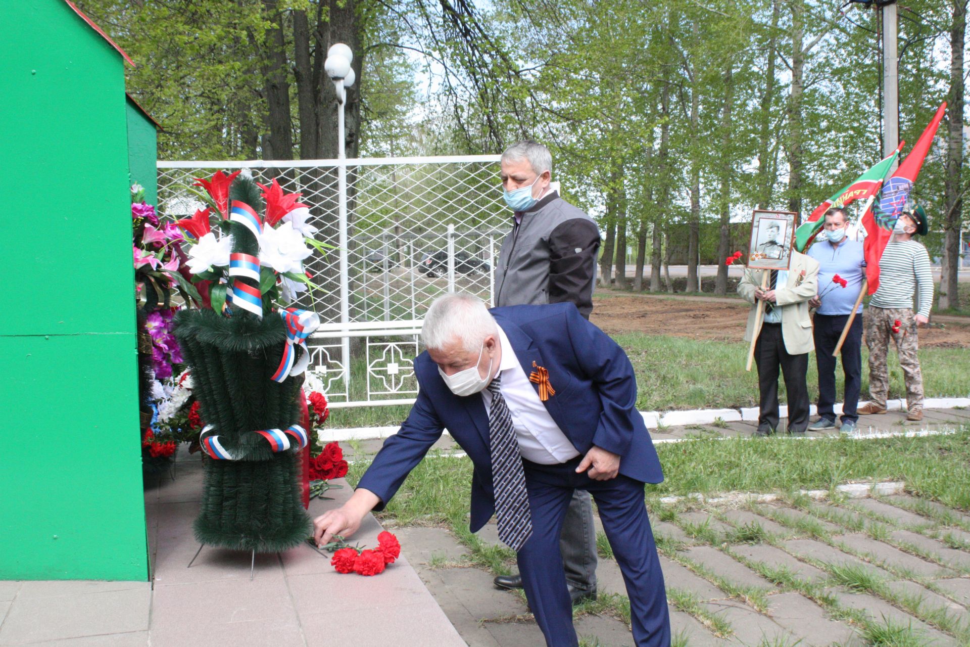 Чистопольцы в память о погибших земляках возложили цветы к обелиску