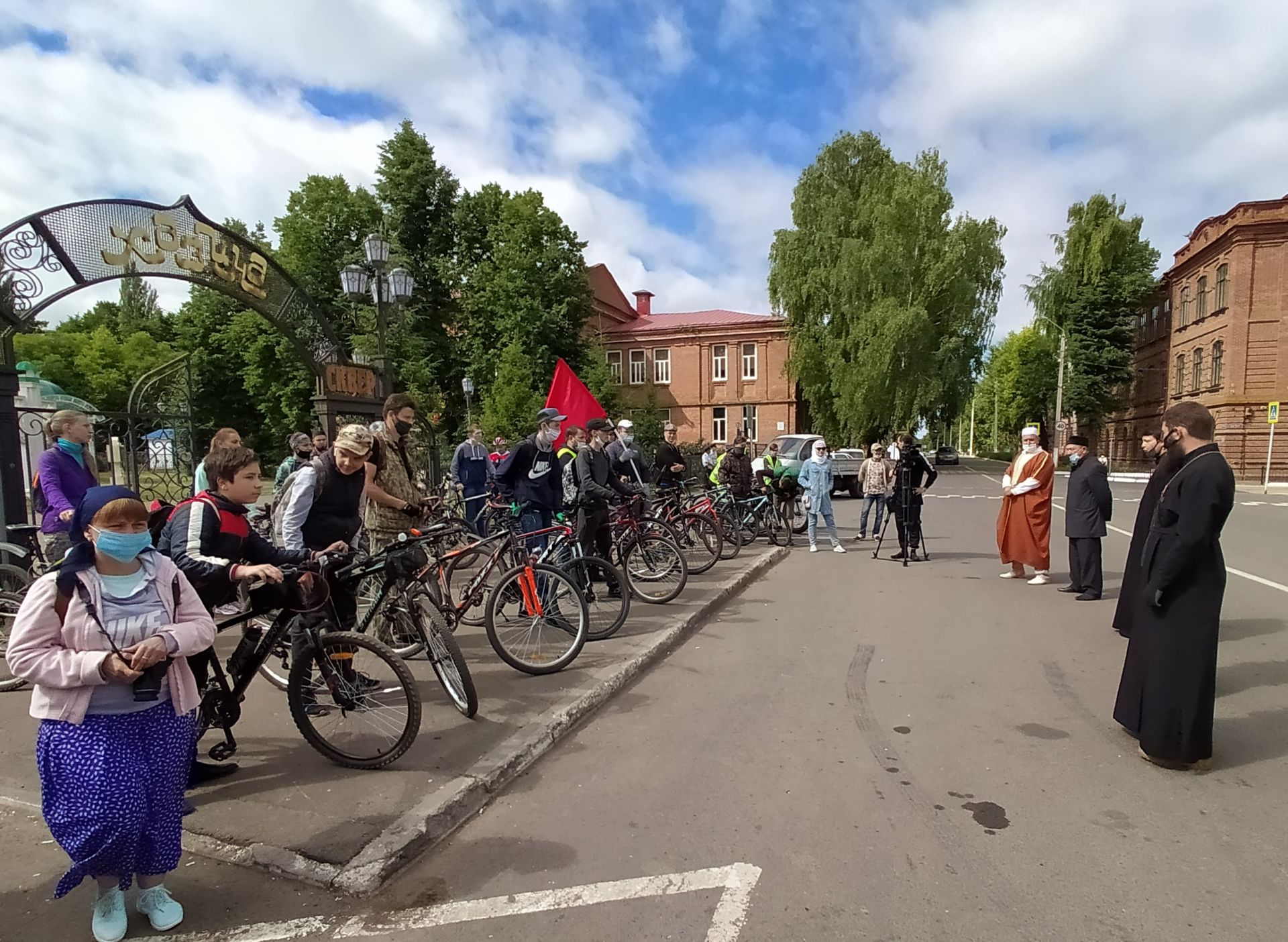 В Чистополе состоялся православно-мусульманский велопробег, посвященный 75-летию Победы (ФОТОРЕПОРТАЖ)