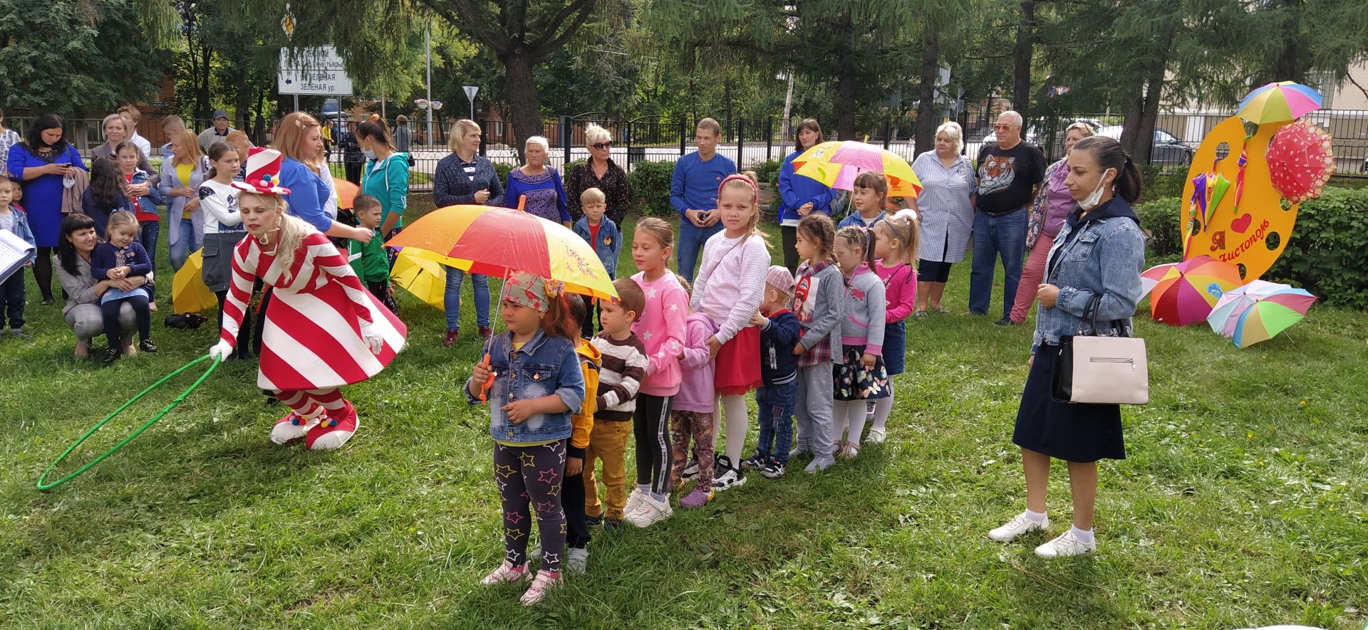 В День города в Чистополе впервые прошел конкурс-парад зонтиков