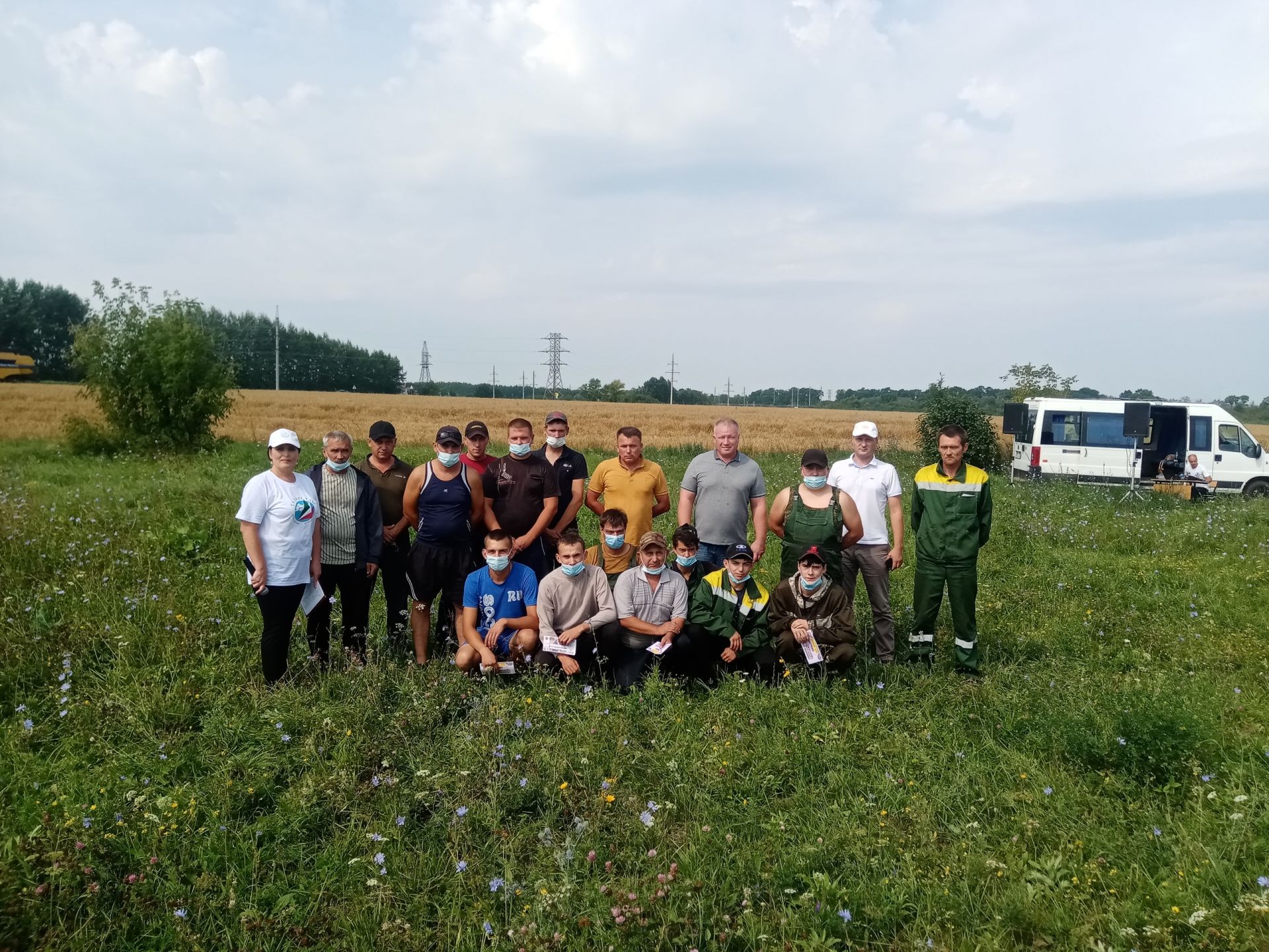 Передовым комбайнерам района вручили денежные сертификаты (ФОТОРЕПОРТАЖ)