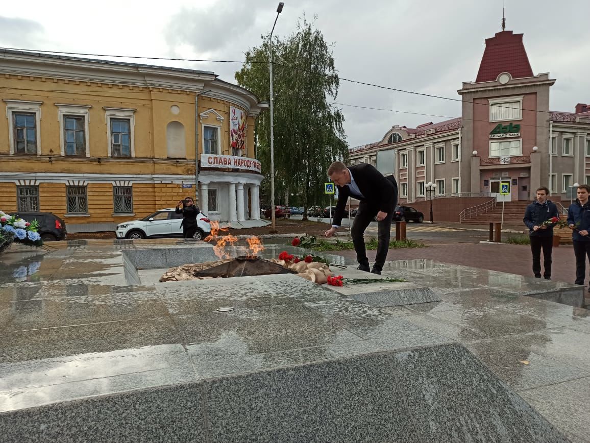 В Чистополе сотрудники следственных органов почтили память жертв фашизма