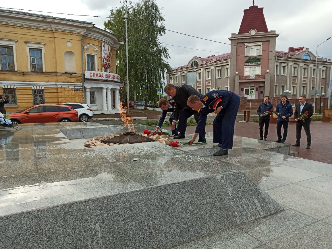 В Чистополе сотрудники следственных органов почтили память жертв фашизма