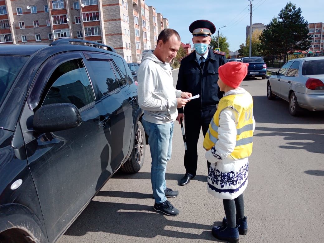 В течение Недели безопасности в Чистополе проходят акции по пропаганде ПДД