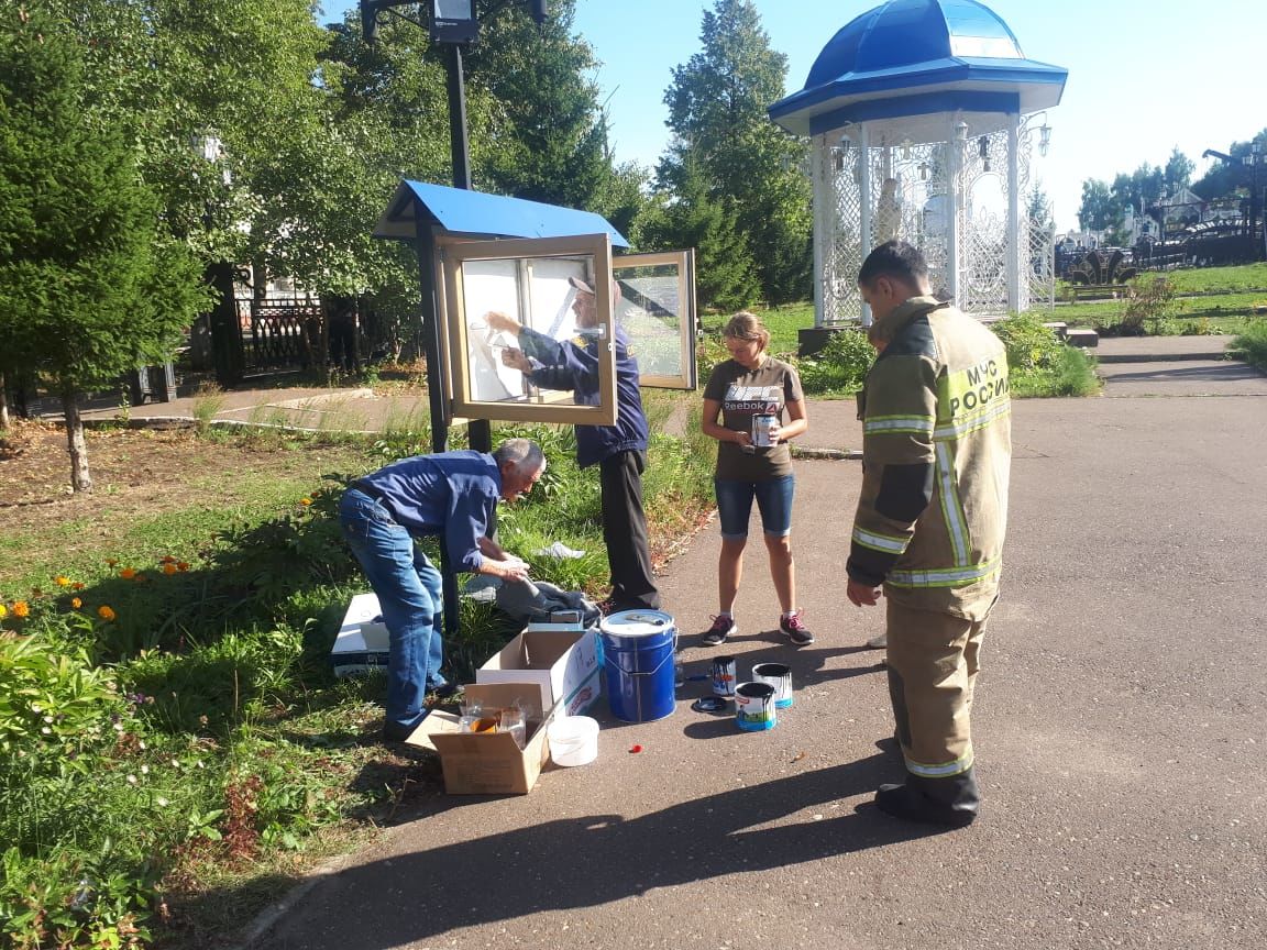 В Чистополе сотрудники МЧС провели экологическую акцию