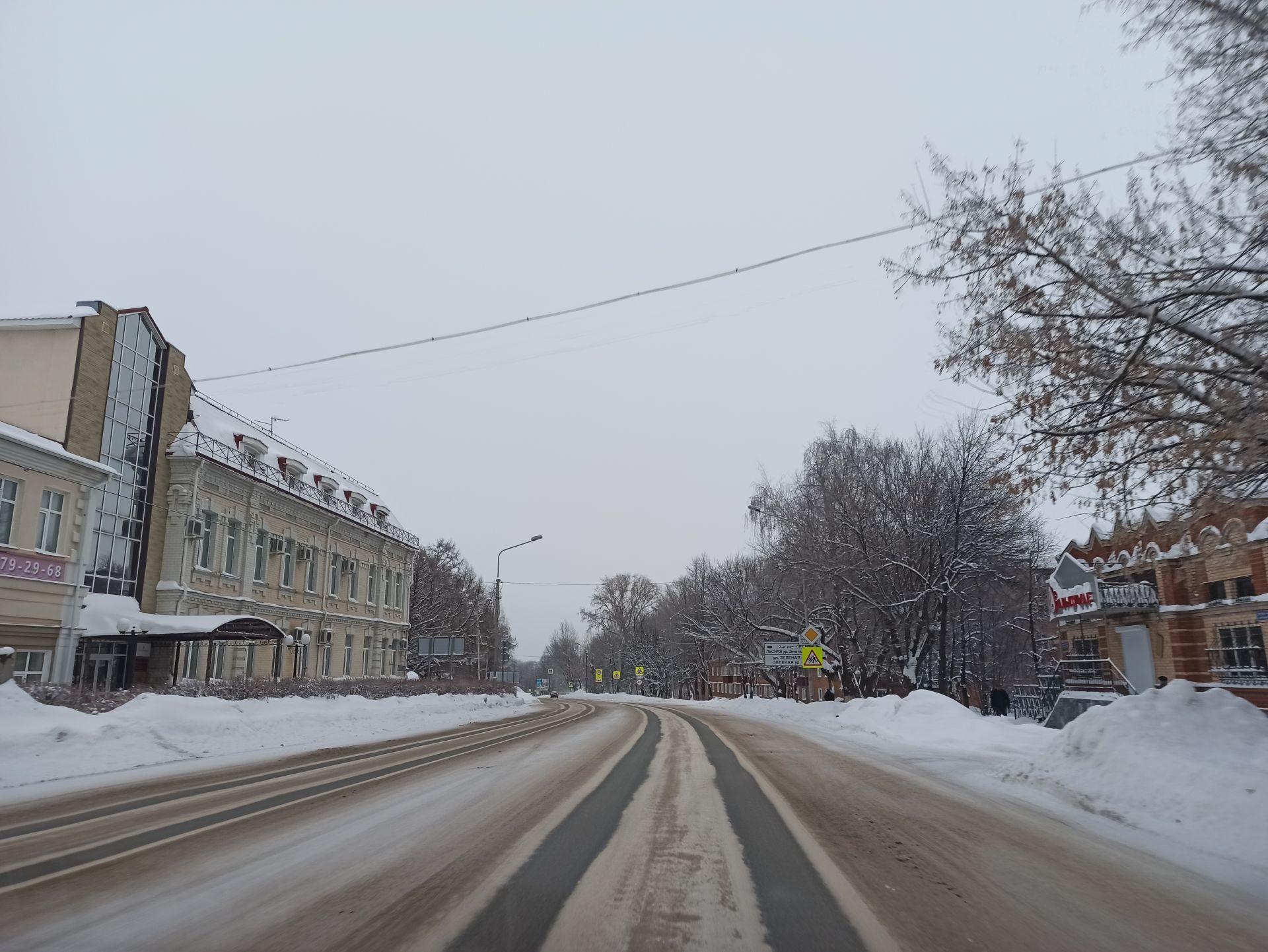 Дороги на центральных улицах Чистополя очистили от снега