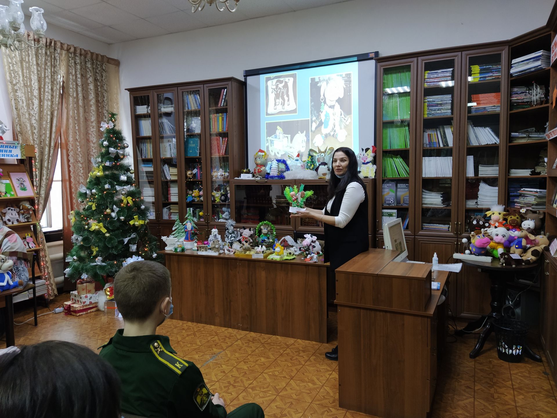 В Чистопольской библиотеке подвели итоги конкурса «Символ года своими руками» (ФОТОРЕПОРТАЖ)