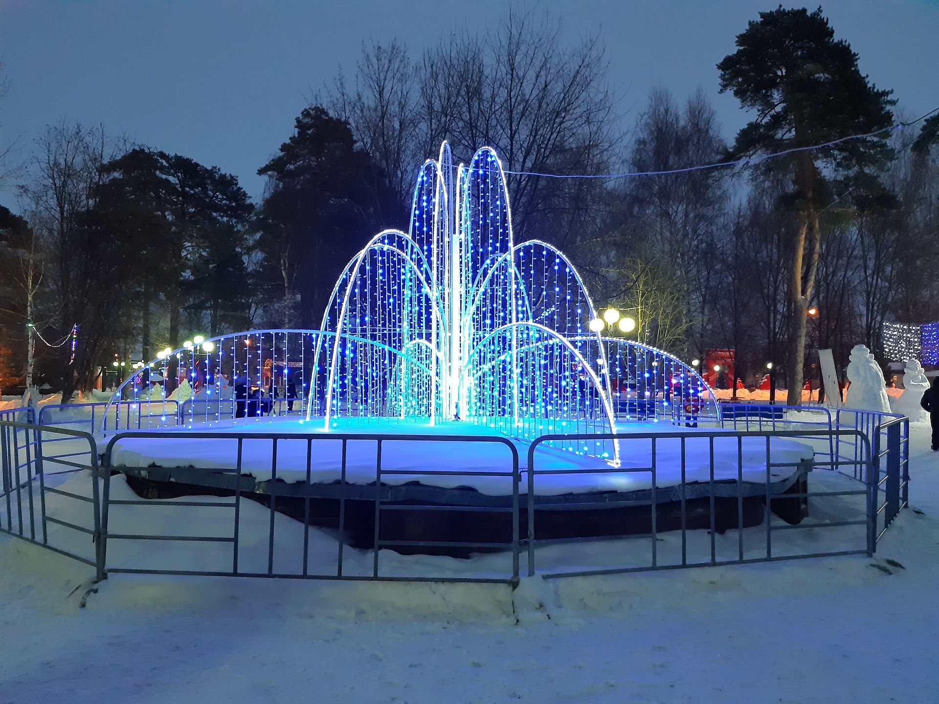 Новогодние каникулы в Чистополе проходят весело!(Фоторепортаж)