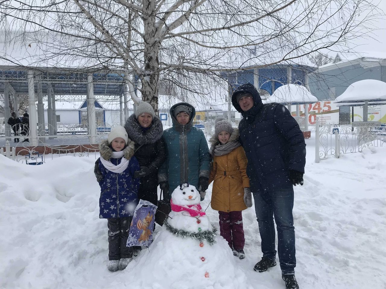 Чистопольцы от души повеселились на Фестивале снеговиков (фоторепортаж)