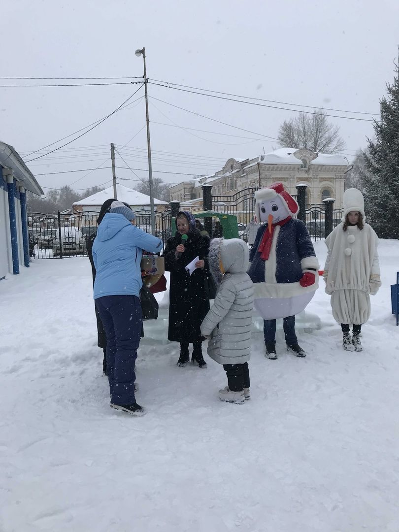 Чистопольцы от души повеселились на Фестивале снеговиков (фоторепортаж)