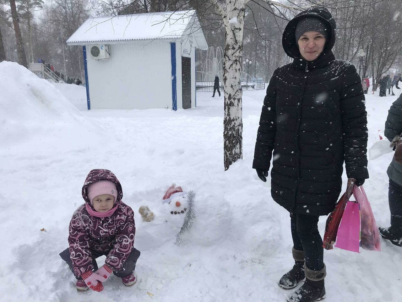 Чистопольцы от души повеселились на Фестивале снеговиков (фоторепортаж)