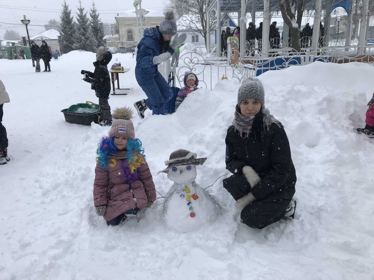 Чистопольцы от души повеселились на Фестивале снеговиков (фоторепортаж)